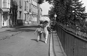 Mother And Son 1925, Tenby