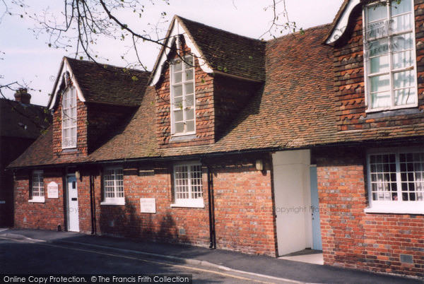 Photo of Tenterden, National School 2004