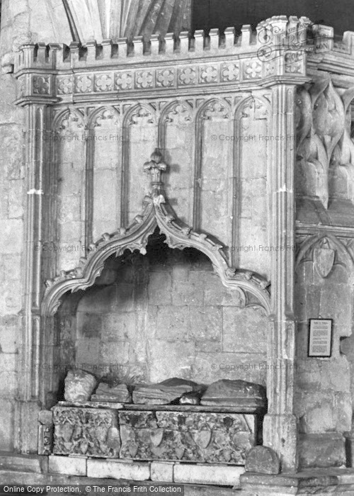Photo of Tewkesbury, Abbey, Unknown Tomb c.1955