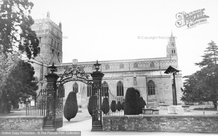Photo of Tewkesbury, Abbey, Wrought Iron Gates c.1960