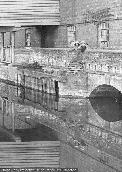 Photo of Tewkesbury, Girls, Abbey Mills 1923