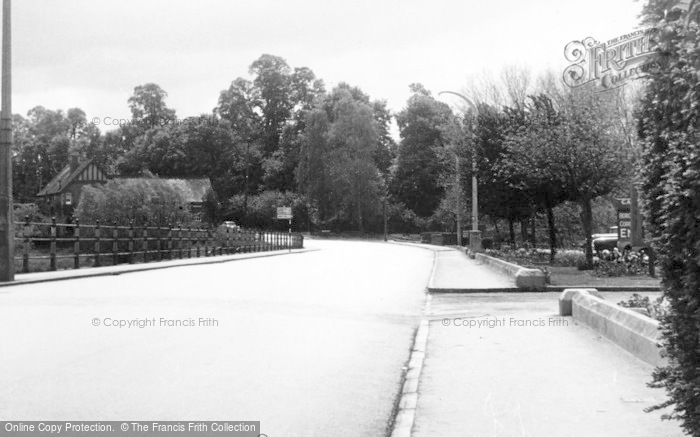 Photo of Tewkesbury, Gloucester Road c.1955