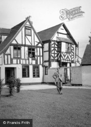 Gupshill Manor 1951, Tewkesbury