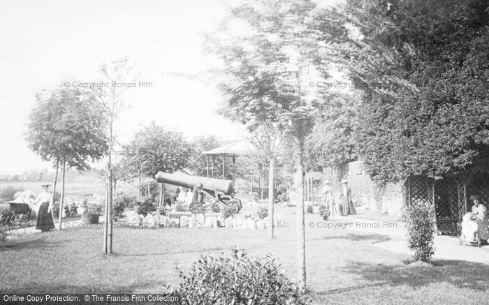 Photo of Tewkesbury, Victoria Pleasure Gardens 1906