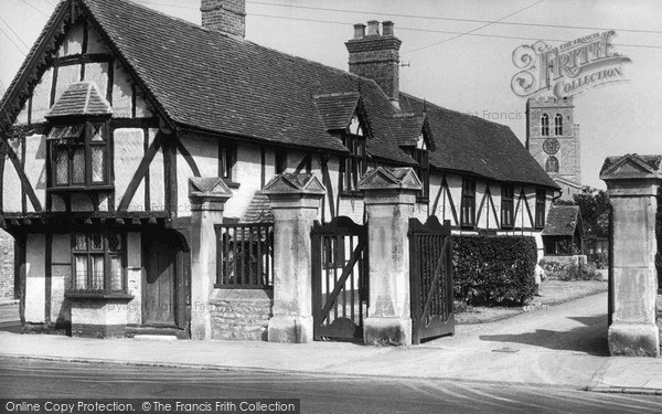 Photo of Thame, Entrance To Old Grammar School c.1950