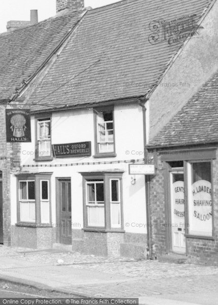 Photo of Thame, The Wheatsheaf c.1955