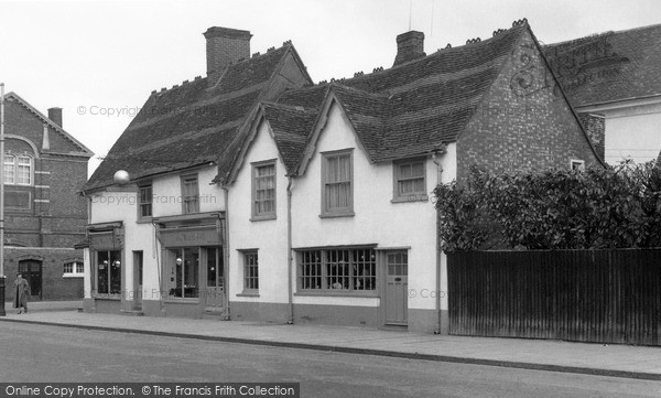 Photo of Thame, The Witch Ball c.1955