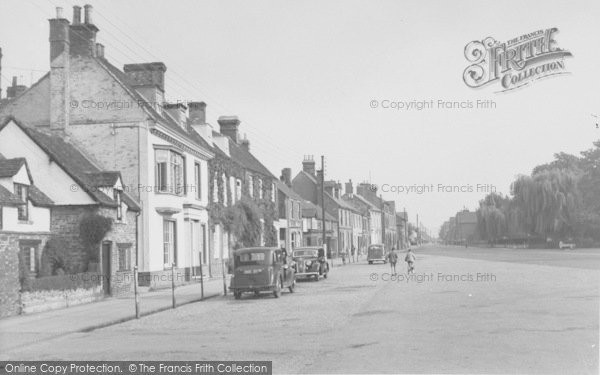 Photo of Thame, Upper High Street c.1955