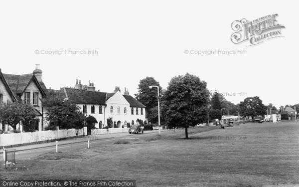 Photo of Thames Ditton, Giggs Hill Green c.1960