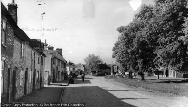 Photo of Thatcham, Broadway c.1955