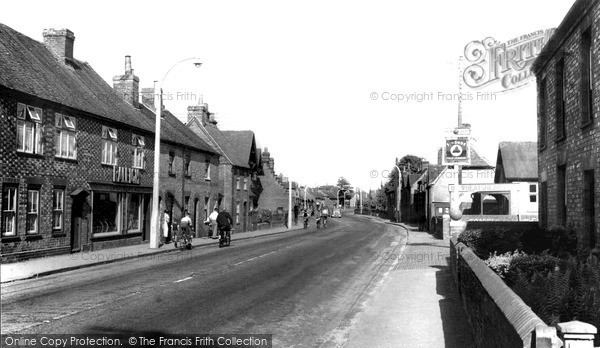 Photo of Thatcham, Chapel Street c.1955