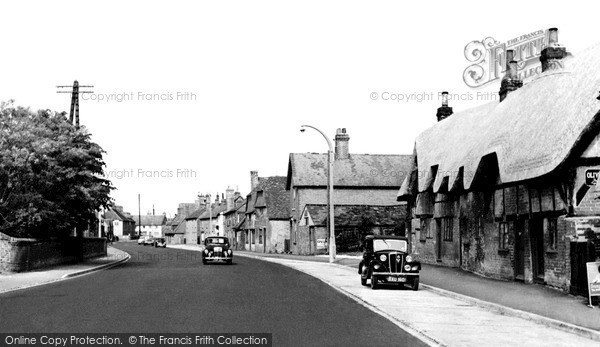 Photo of Thatcham, Chapel Street c.1960