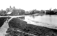 From Old Frensham Road 1909, The Bourne