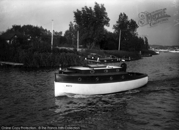 Photo of The Broads, 'silver Spray' c.1933