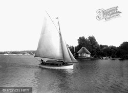 The Broads, Yachting c.1933, The Norfolk Broads