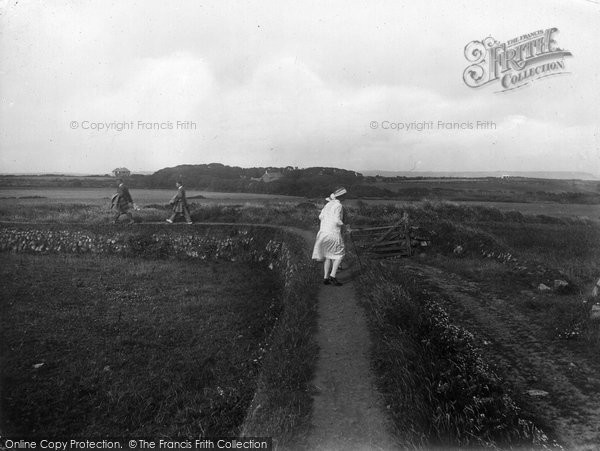 Photo of The Lizard, A Cornish Hedge Leading To Cadgwith 1927
