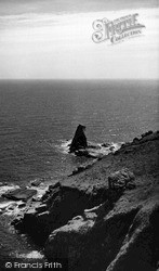 The Bumble Rock c.1950, Lizard