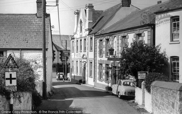 Photo of The Lizard, Caerthilian Hotel c.1960