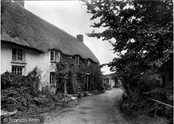 The Church Cove Cottages 1927, Lizard