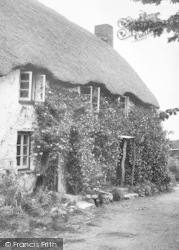 The Cottage At Church Cove 1927, Lizard