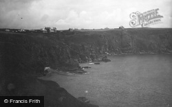 The Housel Bay Hotel And Cliffs 1939, Lizard