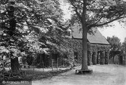 Wrekin Cottage 1910, The Wrekin