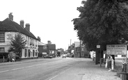 Crown Hotel c.1955, Theale