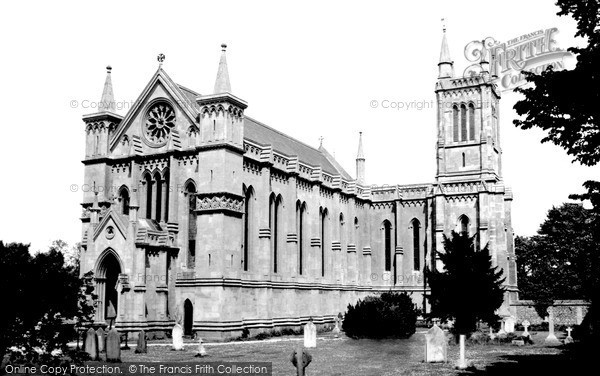 Photo of Theale, Holy Trinity Church c.1965
