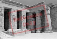 Medinet Habu 2004, Thebes