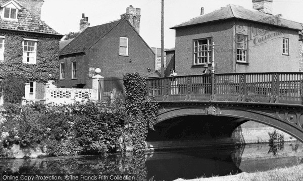 Photo of Thetford, Haling Path c.1955