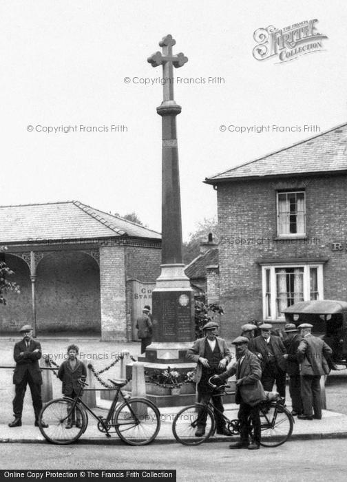 Photo of Thetford, War Memorial 1929