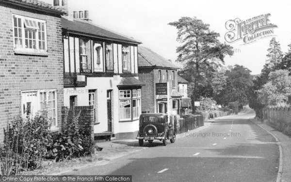 Photo of Theydon Bois, Coppice Row c.1950