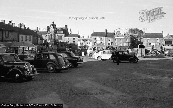 Photo of Thirsk, Market Palce 1952