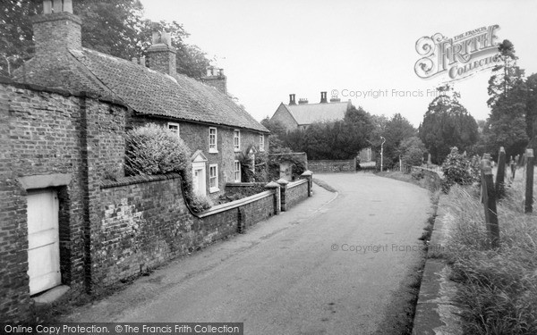 Photo of Thirsk, Newsham Road c.1960