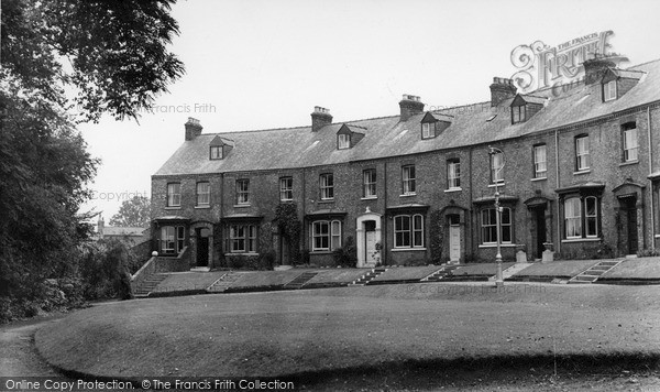 Photo of Thirsk, Terrace Houses Near River c.1955