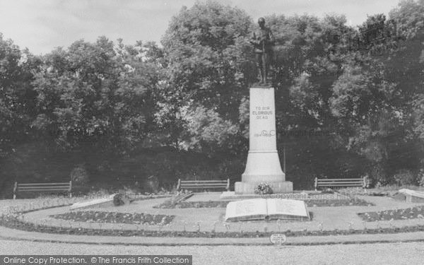Photo of Thornton Cleveleys, The Memorial c.1960