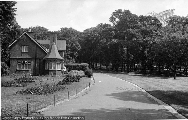 Photo of Thornton Heath, Entrance To Grangewood Park c.1948