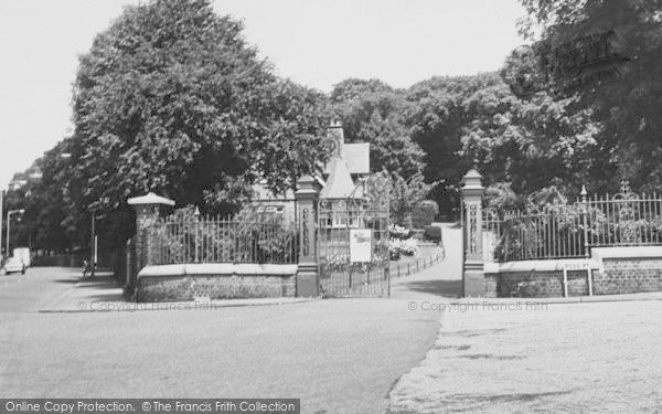 Photo of Thornton Heath, Grange Park c.1965