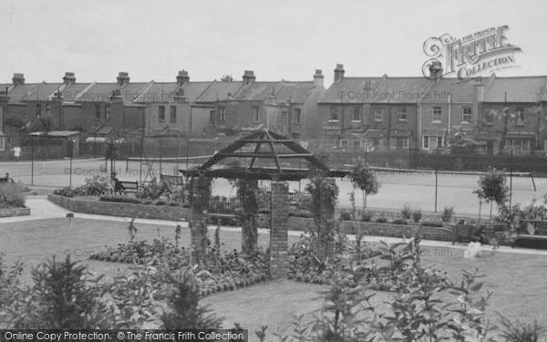 Photo of Thornton Heath, Trumble Gardens c.1947