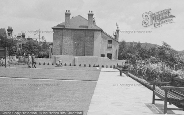 Photo of Thornton Heath, Trumble Gardens c.1947