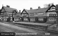 Cottages On The Green c.1950, Thornton Hough