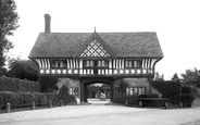 Entrance To Thornton Manor c.1950, Thornton Hough