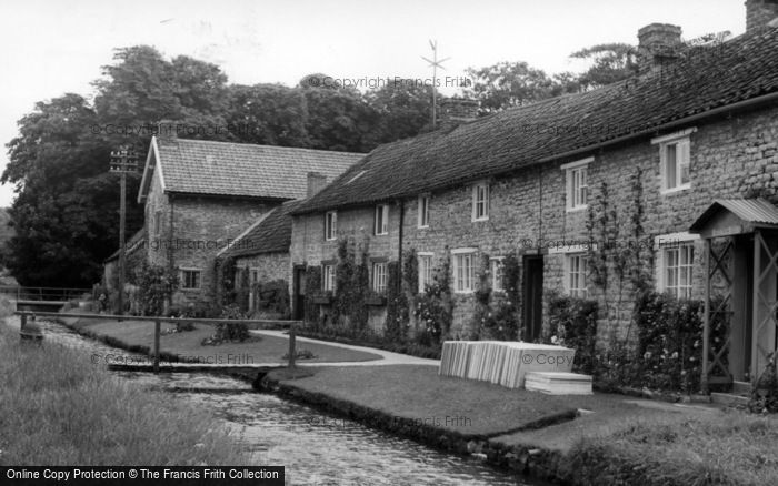 Photo of Thornton Le Dale, Maltongate c.1960