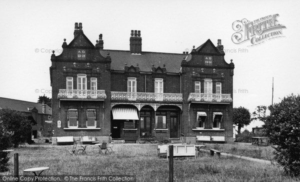 Photo of Thorpe Le Soken, King Edward Hotel c.1955