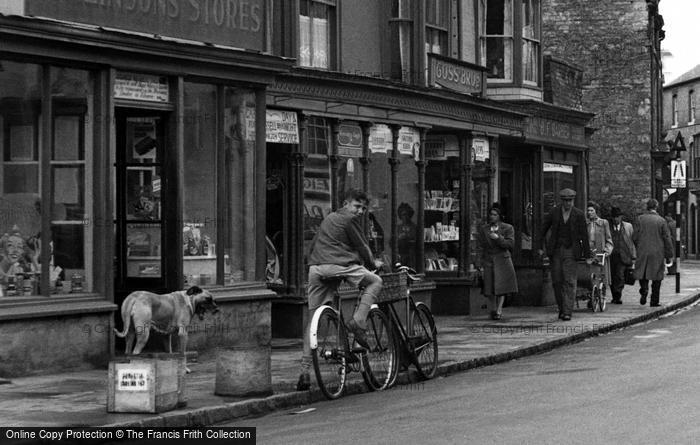Photo of Thrapston, Locals On High Street 1951
