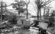 The Flood Gates 1906, Three Bridges