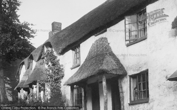 Photo of Thurlestone, Pretty Cottages c.1939