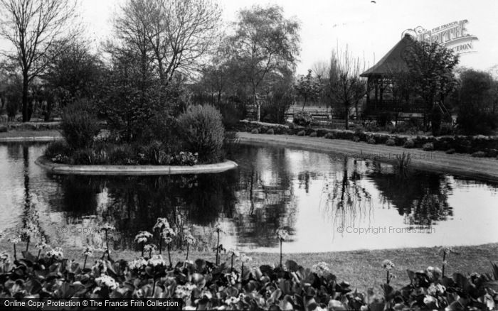 Photo of Thurnscoe, The Park c.1955