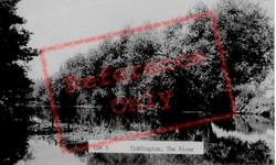 The River c.1955, Tiddington