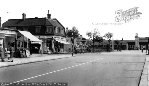 Photo of Tilbury, Civic Square c1960